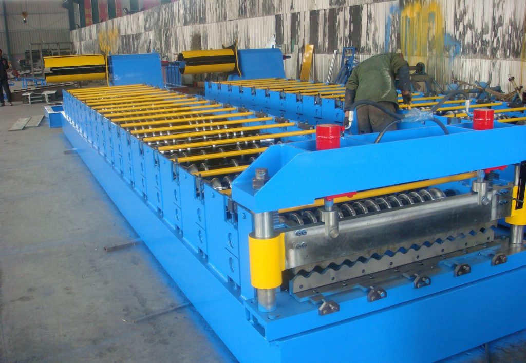 1000 type color steel tile press machine